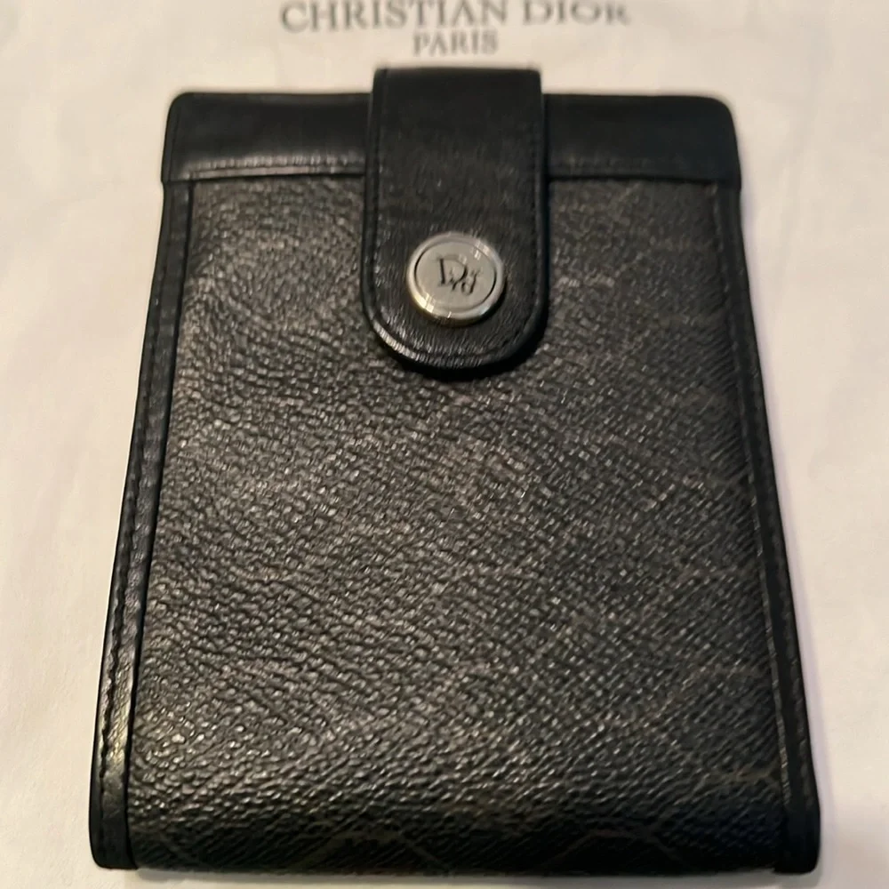 100% AUTHENTIC & PRISTINE💕VINTAGE DIOR WALLET W/CROSSBODY CHAIN💗💗💗